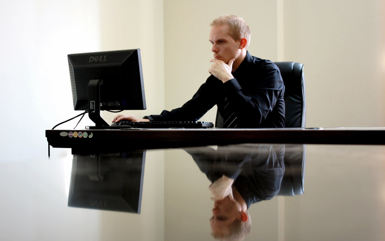 As microempresas e empresas de pequeno porte optantes do Simples Nacional e MEI estão obrigadas ao envio do eSocial a partir de qual data?